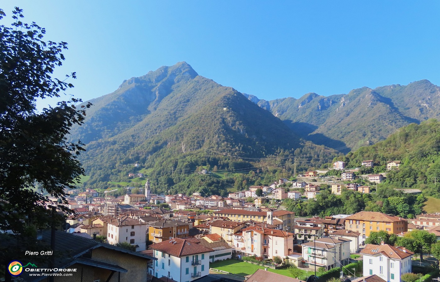 12 Vista su San Pellegrino zona Chiesa e il Monte Zucco.JPG